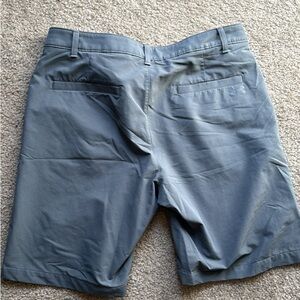 Size 36 under Armour golf shorts